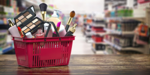 1 Shopping basket with beauty products
