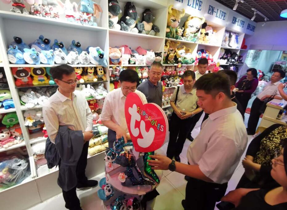 陽江五廷龍-中国玩具卸売市場の一つ