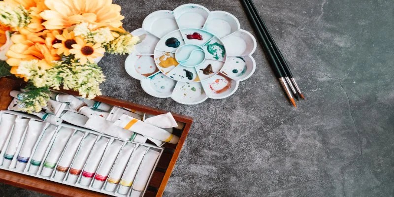 art brushes, art pigments, and china pencil products