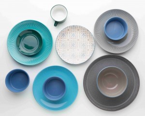 flat-lay-clean-tableware