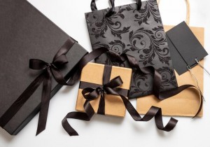 gift-boxes-with-black-ribbons