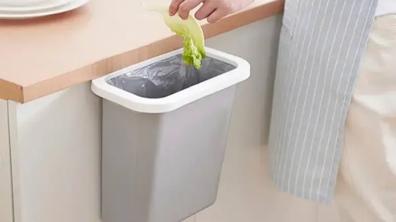 hanging plastic garbage can